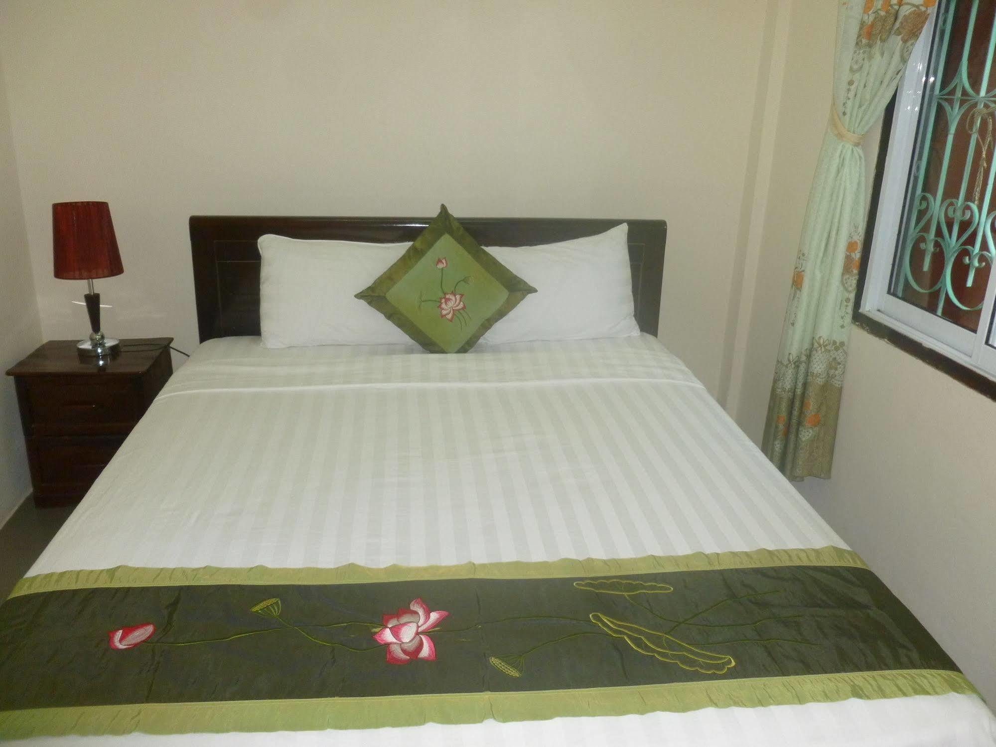 Hotel Nam Long *
